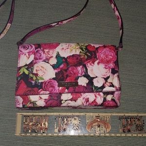 Small Kate Spade Rose cross body bag